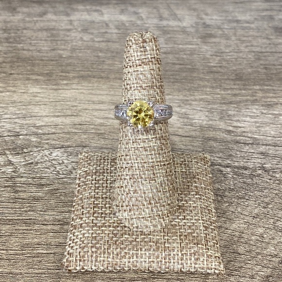 .925 SS ring with Canary yellow stone - Picture 5 of 7